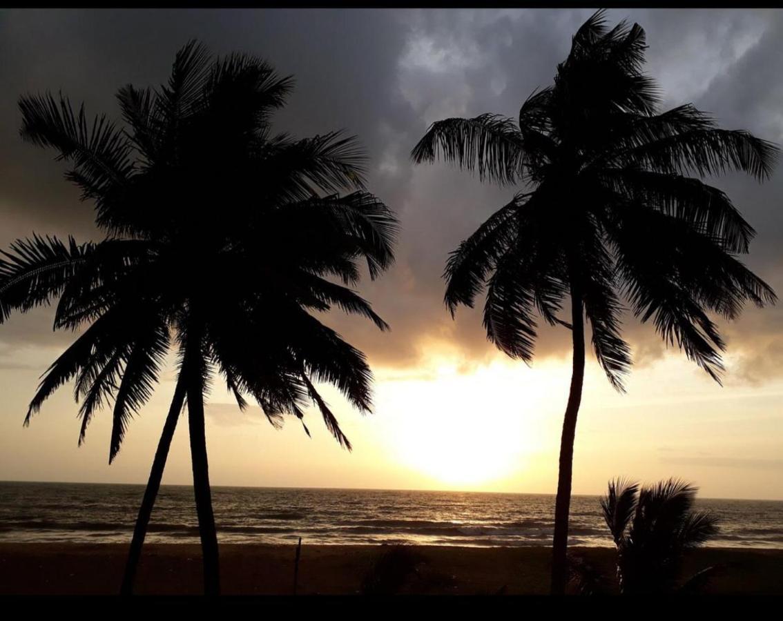 Hotel Silver Sands Negombo Esterno foto