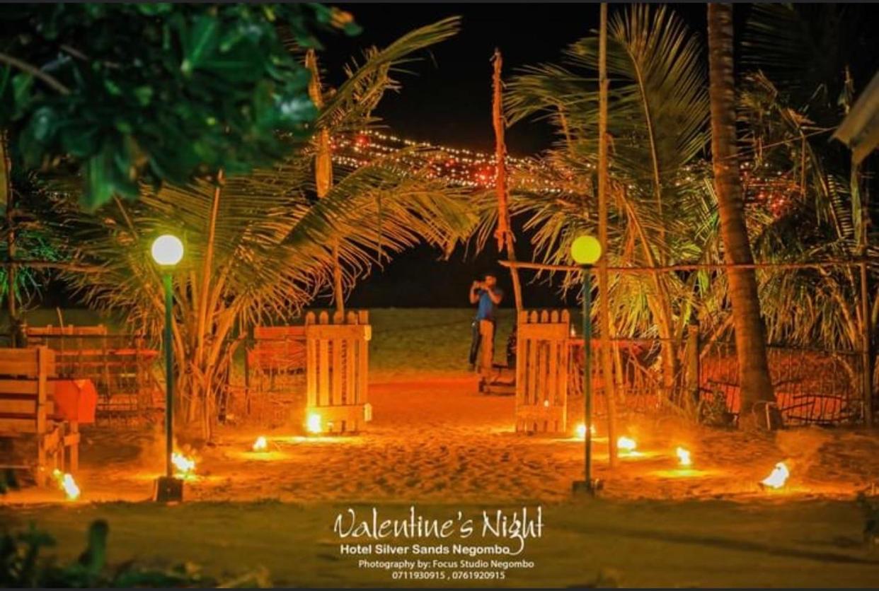 Hotel Silver Sands Negombo Esterno foto