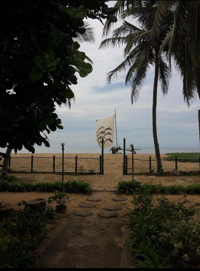 Hotel Silver Sands Negombo Esterno foto