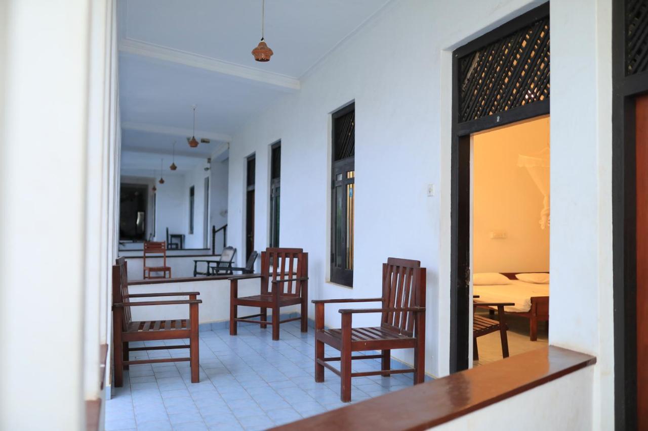 Hotel Silver Sands Negombo Esterno foto