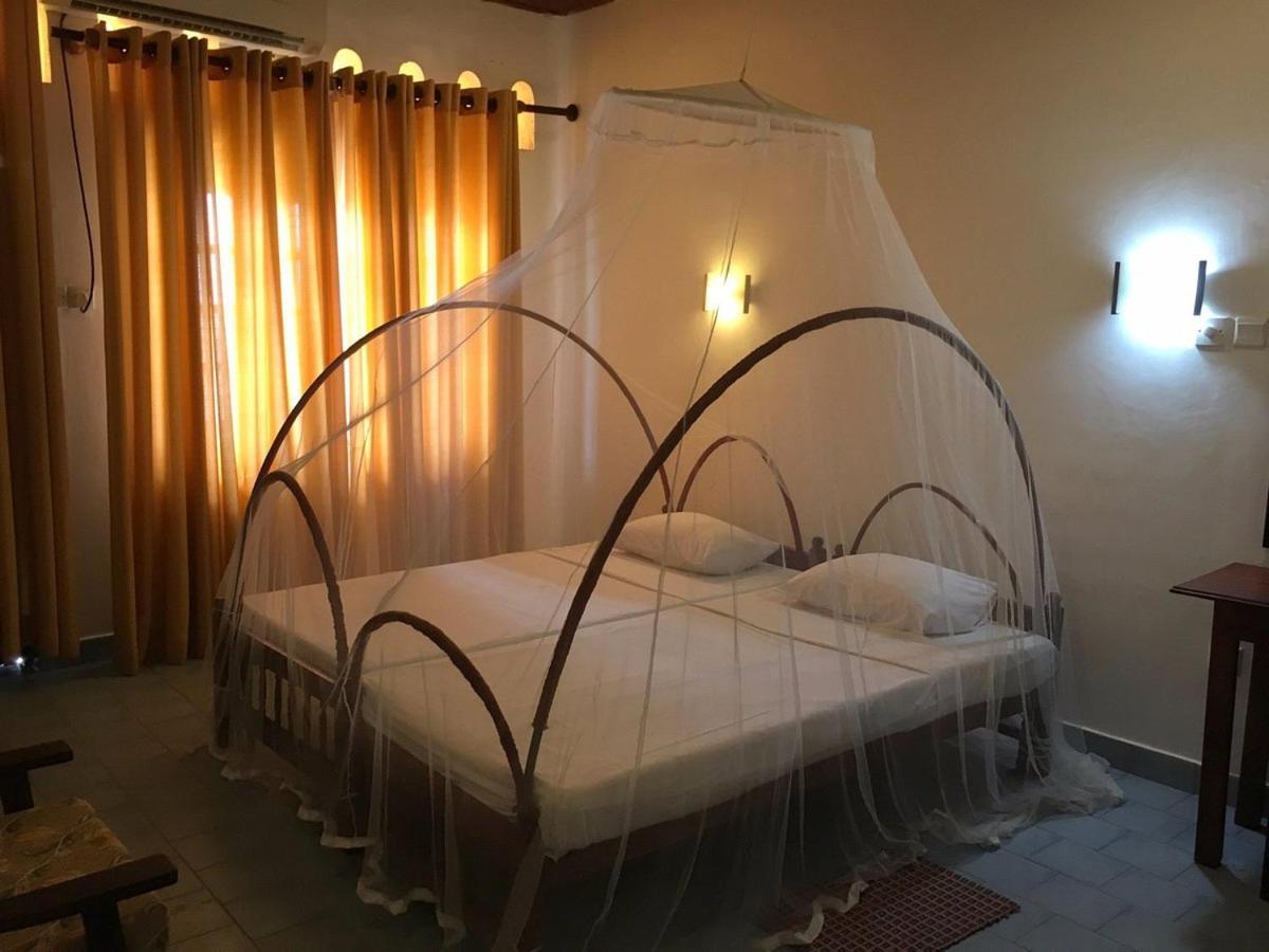Hotel Silver Sands Negombo Esterno foto